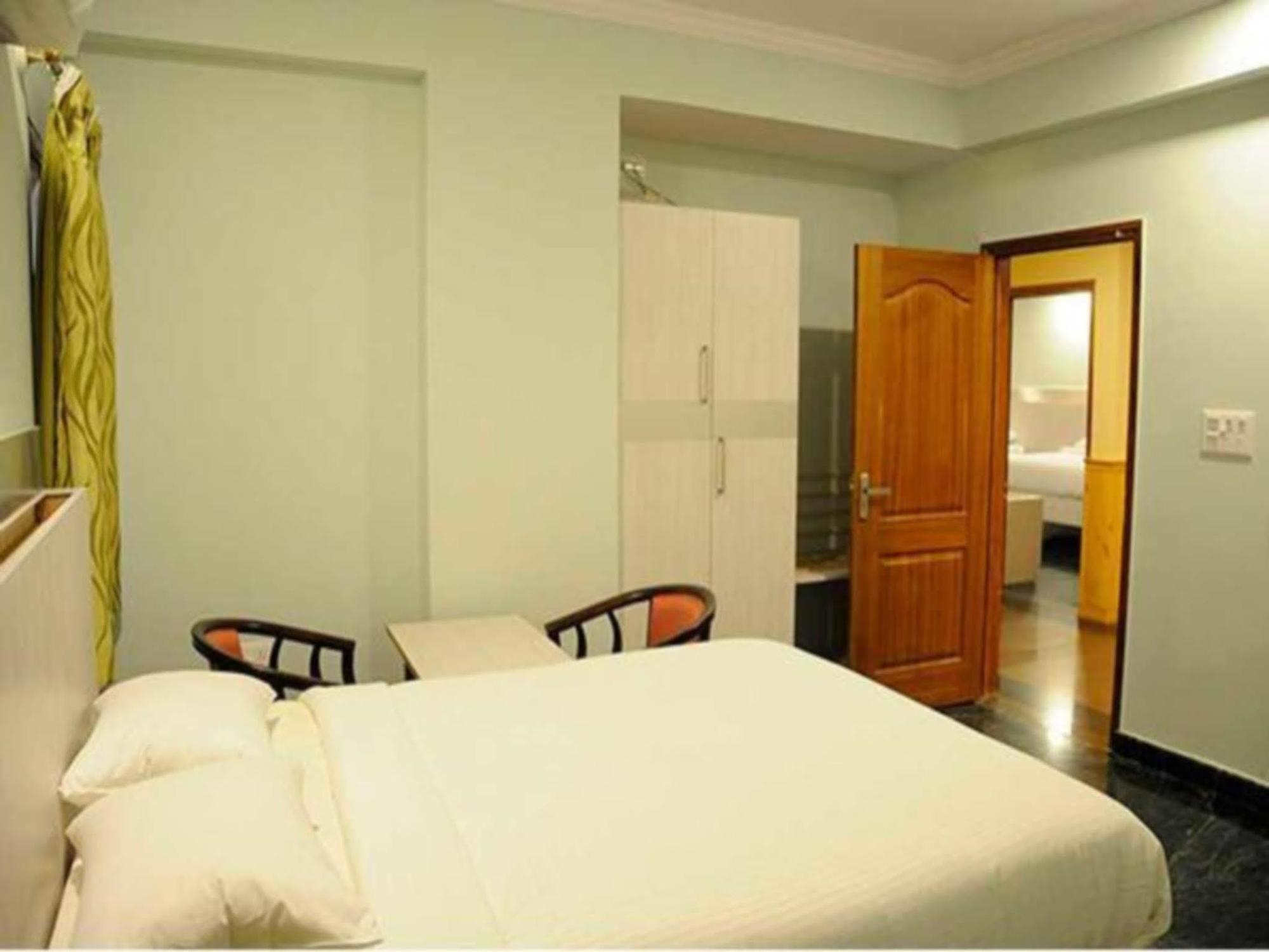Hotel Royal Opera Bangalore Extérieur photo