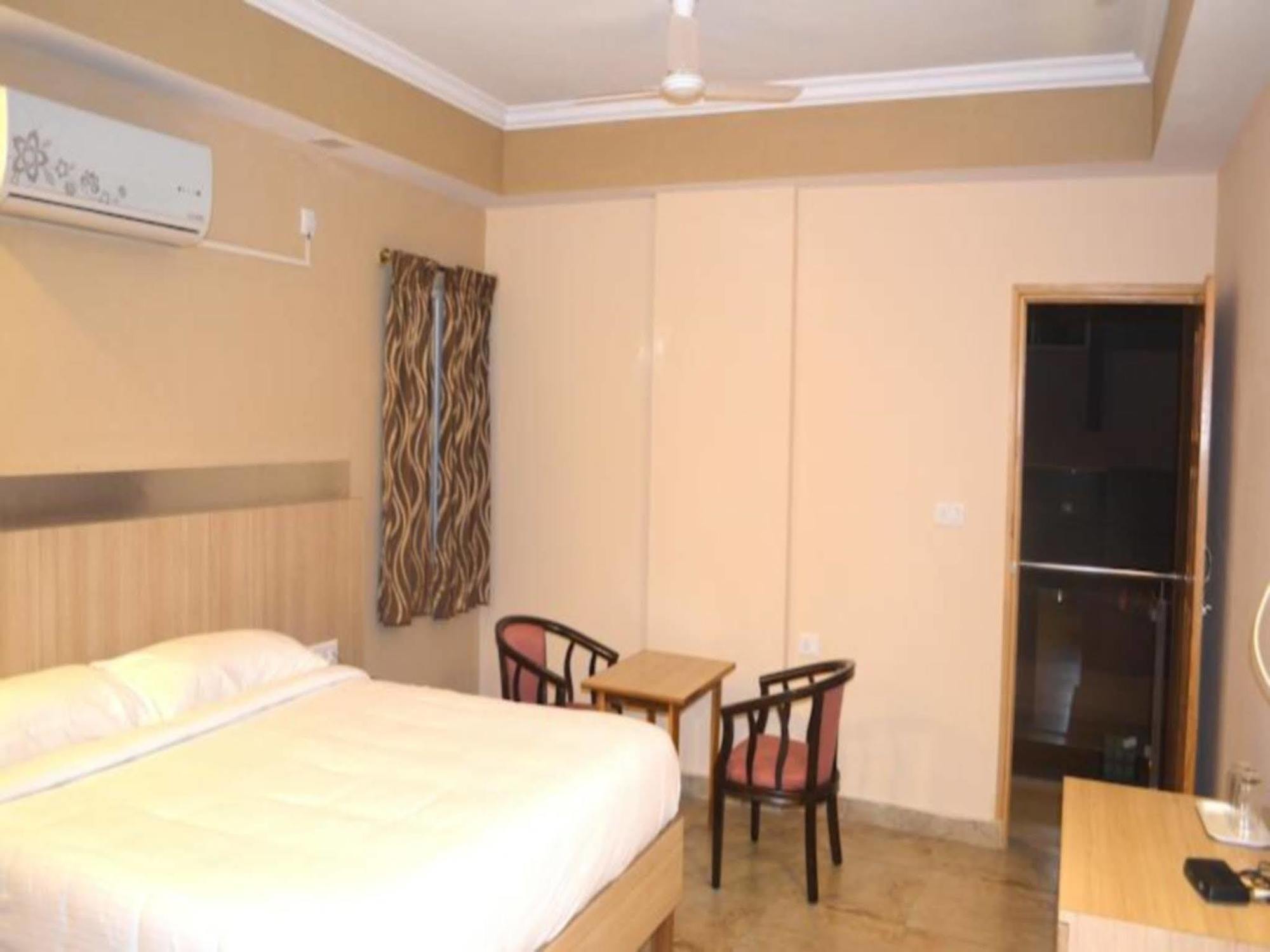 Hotel Royal Opera Bangalore Extérieur photo